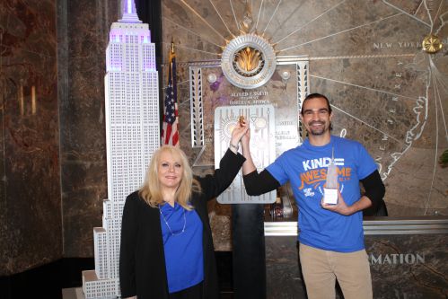 javier-munoz-lights-empire-state-building-blue-2016-1.jpg