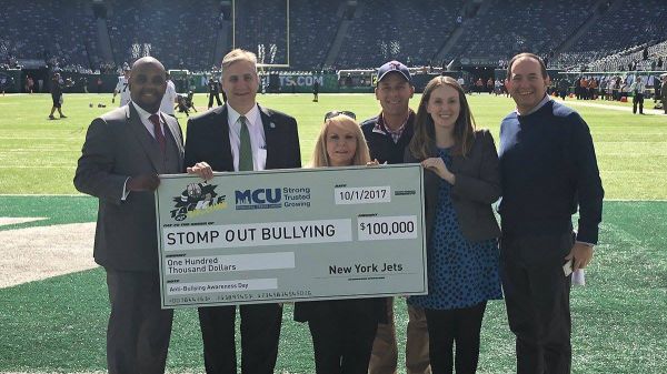 stompoutbullying-nyjets-mcu-10-01-2017.jpg